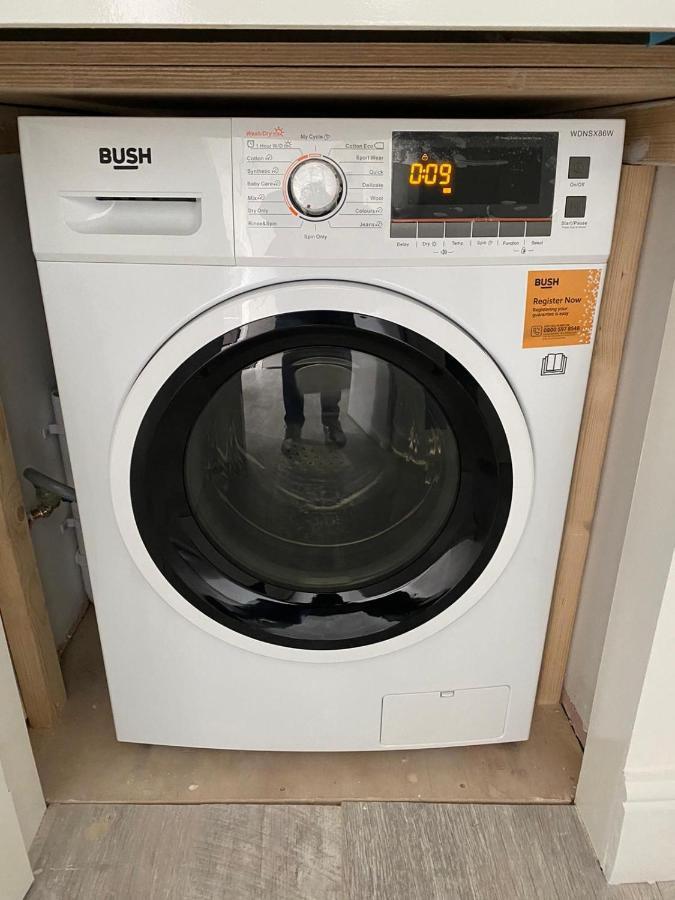 Small Single Room Walking Distance To Hove Station Екстериор снимка